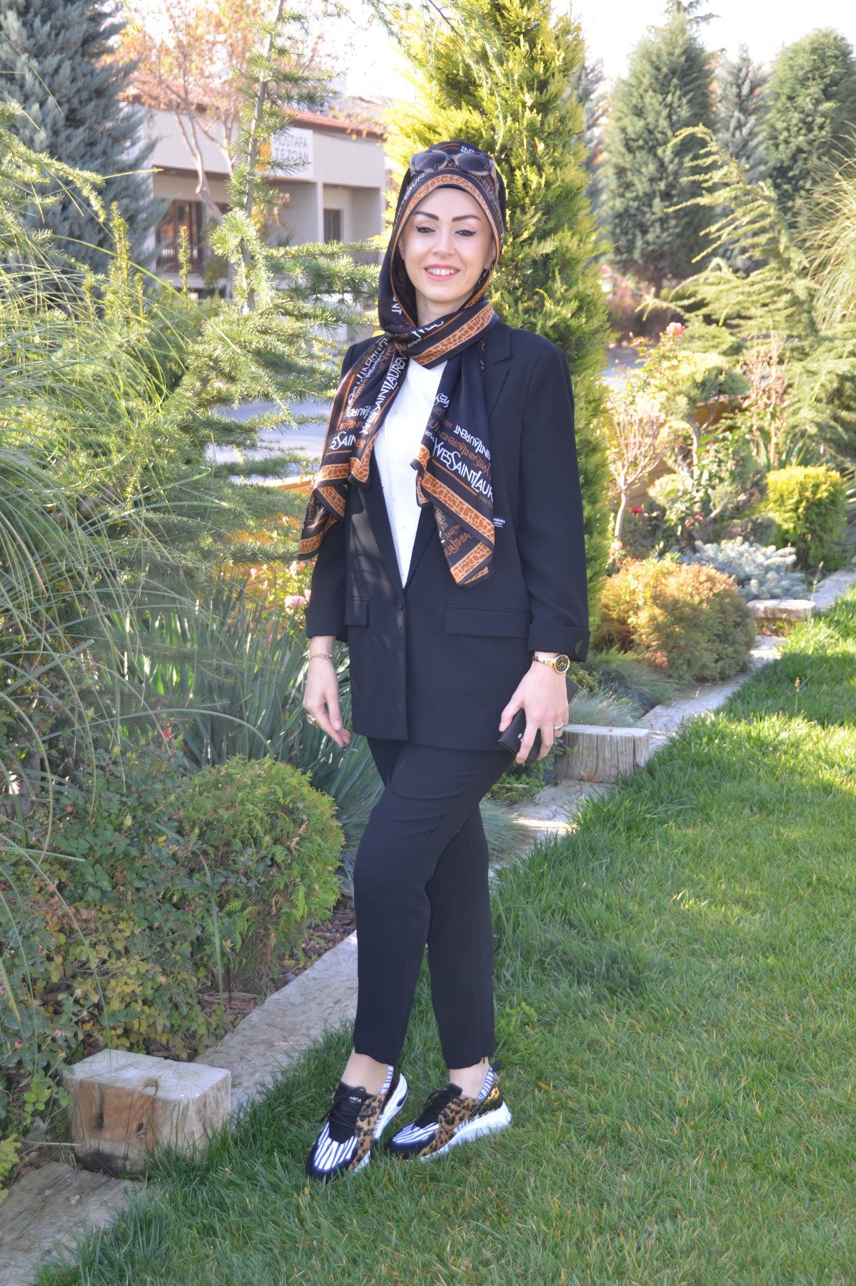 ELİF DOLAPOĞLU