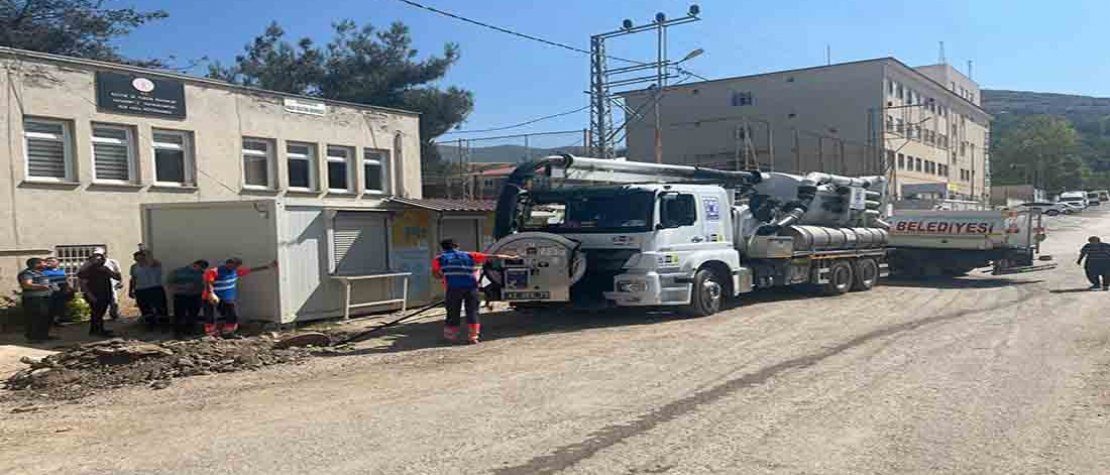 Konya Büyükşehir Osmaniye’de Depremde Oluşan Altyapı Hasarlarını Onarıyor