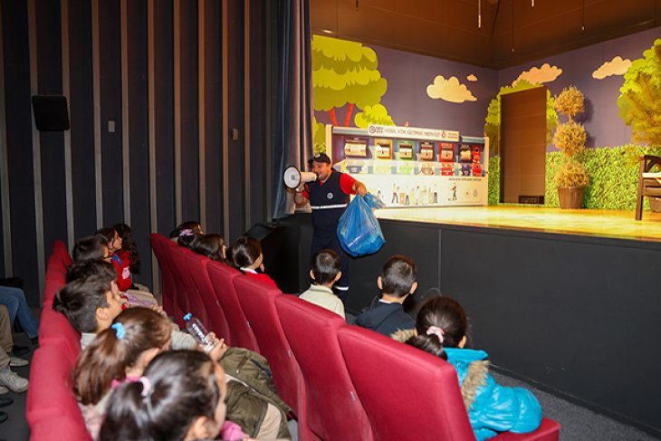 Tiyatro Ve Çevre Hassasiyeti Bir Arada