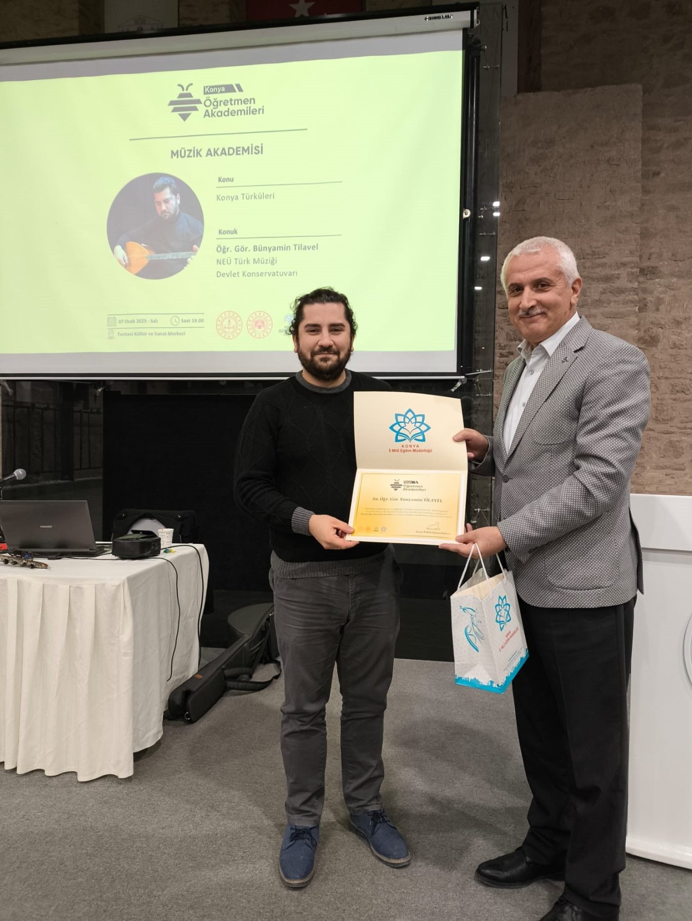 Konya Öğretmen Akademilerinde Dersler Devam Ediyor.