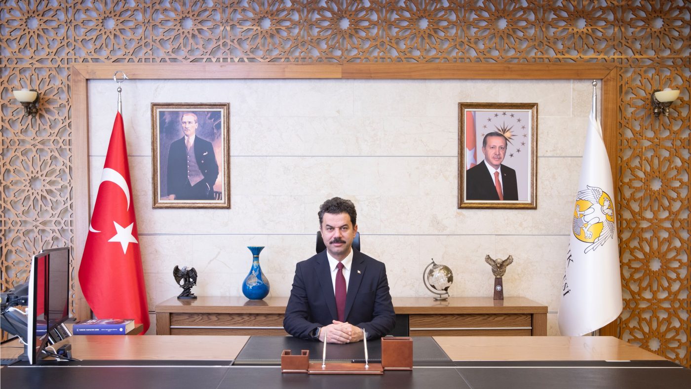 Rektör Yılmaz,