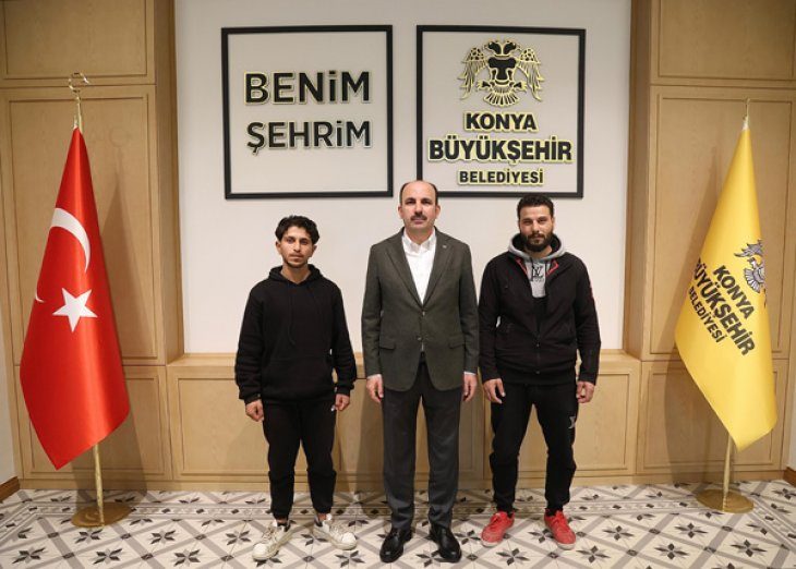 Başkan Altay Çöken Apartmanda İnsanları Son Anda Uyararak Onlarca Canı Kurtaran Gençle Buluştu