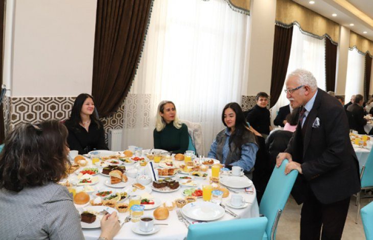 Necmettin Erbakan Üniversitesi Taklit Edilen,