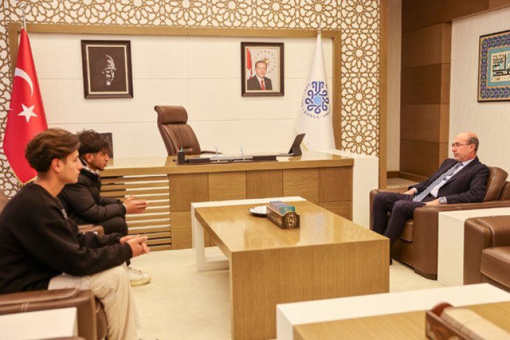 Zillerine basarak apartman çökmeden insanları uyarmıştı