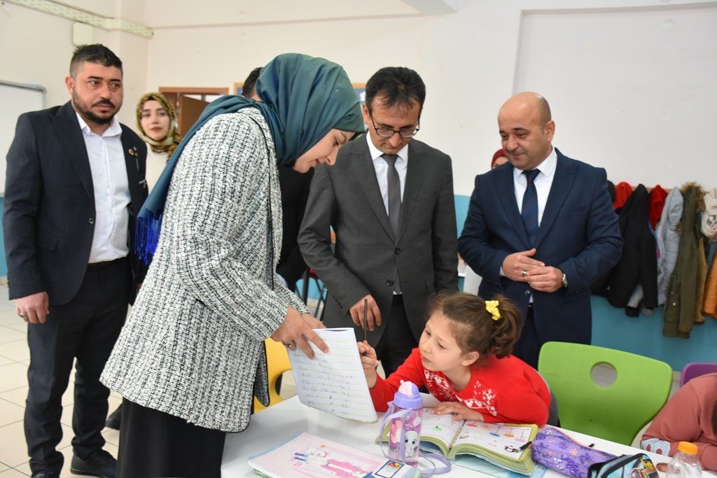 Vali Yardımcısı Çiçekli’nin Okul Ziyaretleri Devam Ediyor