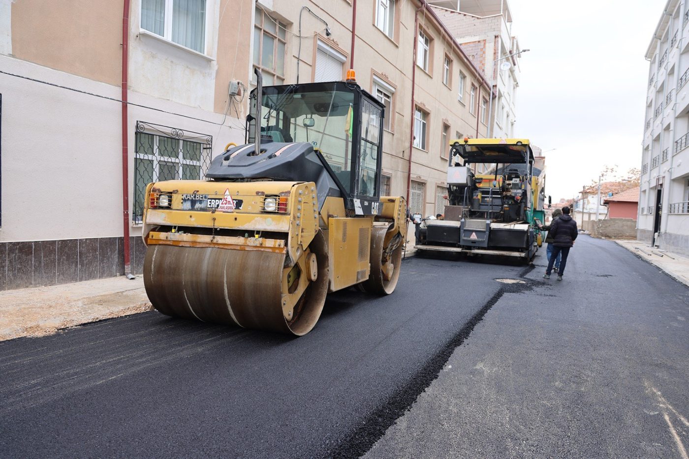 Asfalt Çalışmaları Farklı Bölgelerde Devam Ediyor
