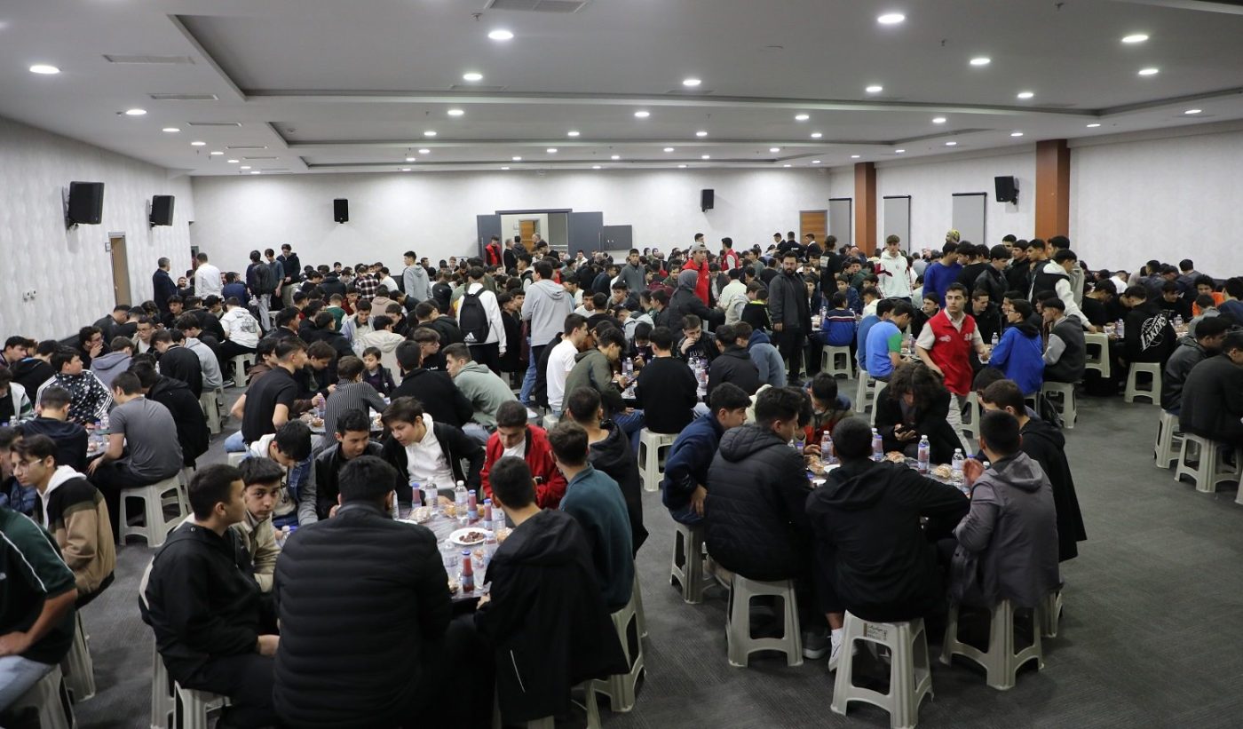 Öğrenciler Karatay Gençlik Meclisi’nin