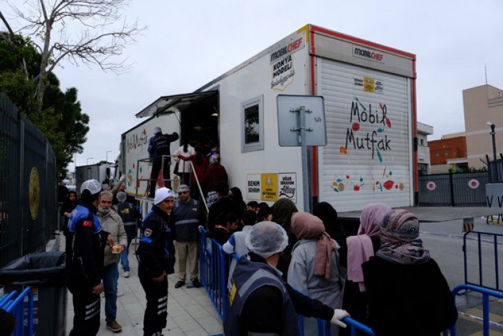 Mobil Ekmek Fırınımız İstanbullulara Hizmet Veriyor