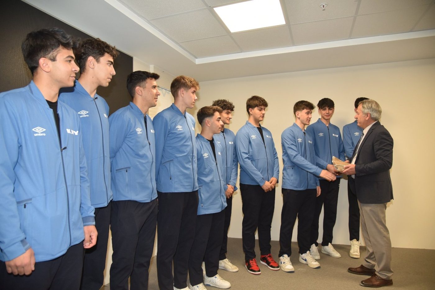 Konya Karatay Hamza Yerlikaya Spor Lisesi Takımları Ödüllendirildi