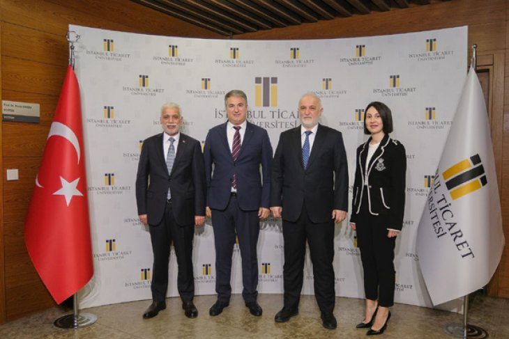 1.79 Milyon yaşlı, tek başına yaşıyor