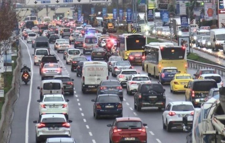 Sürücü Belgesi Yetmez, Trafik Kültürü Eğitimi Şart!
