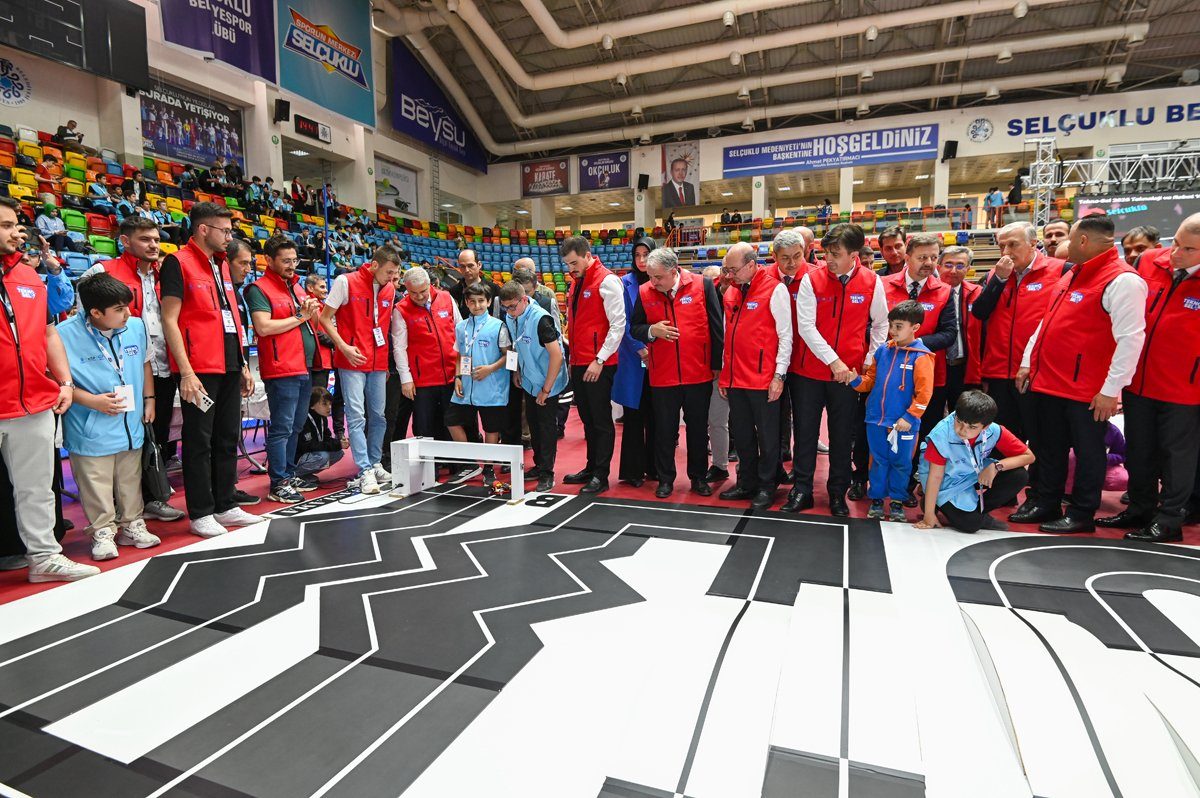 Robot Yarışması Başladı