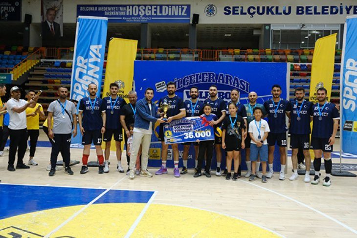 Konya Büyükşehir’in İlçeler Arası Voleybol Turnuvası’nda Şampiyon Hüyük
