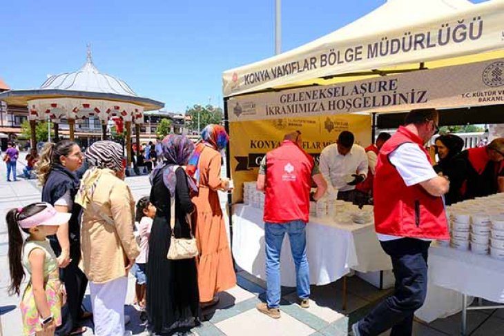 Vakıflar Bölge Müdürlüğü’nden 3 İlde Toplam 10 Bin Kişiye Aşure İkramı.
