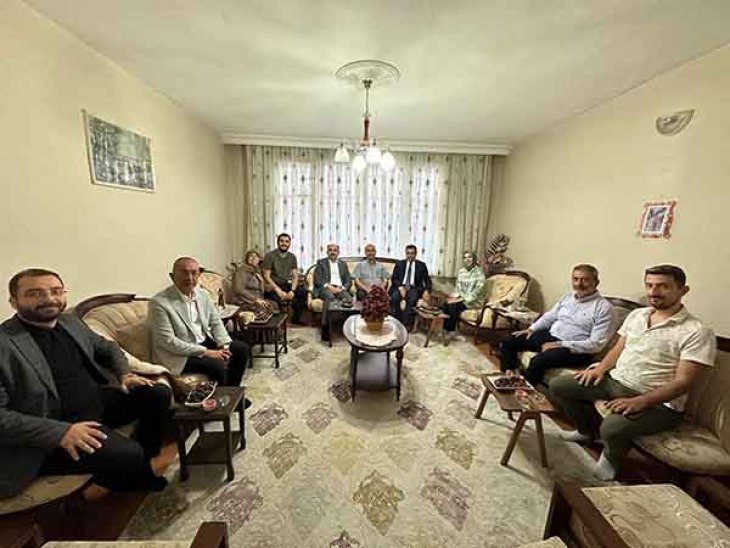 Başkan Altay Hac İbadetini Yerine Getiren Vatandaşları Ziyaret Etti