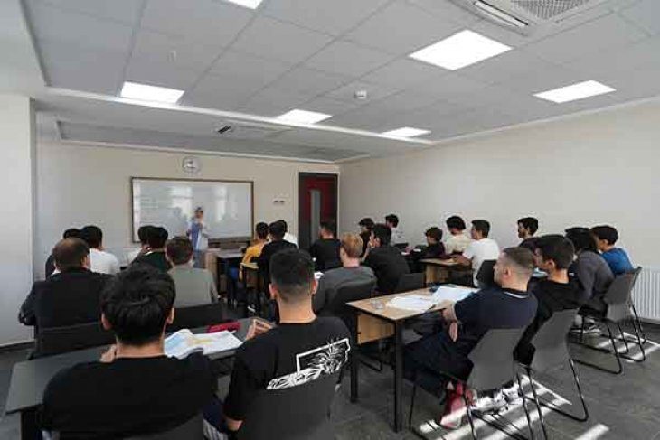 Gençler Yaz Tatilinde Lise Medeniyet Akademileri’nde Buluşuyor