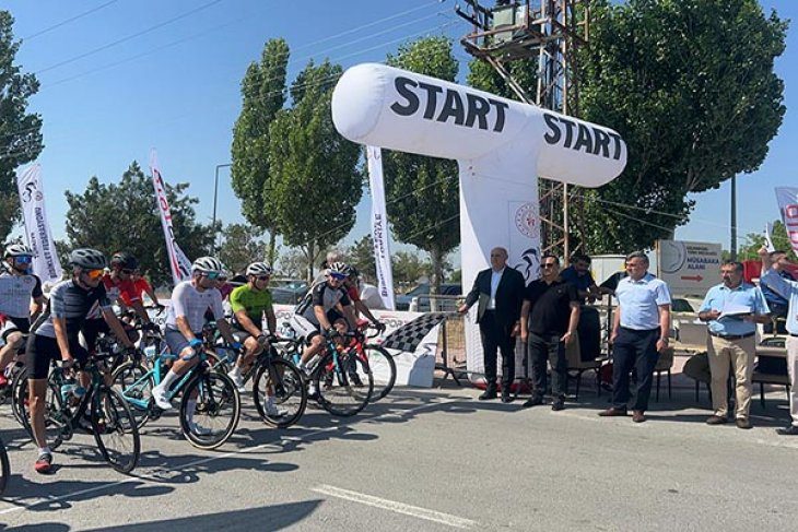 Konya’da düzenlenen Mustafa Ayyorkun Türkiye Yol Şampiyonası'nda Parabisiklet Startı Verildi