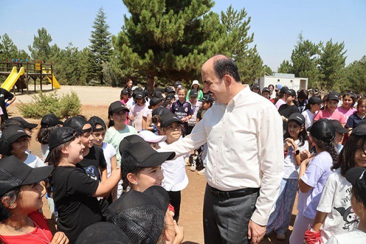 Başkan Altay 55 Bin Öğrenciyi Ağırlayacak Genç Komek Oyun Kampı’nda Çocukların Coşkusuna Ortak Oldu