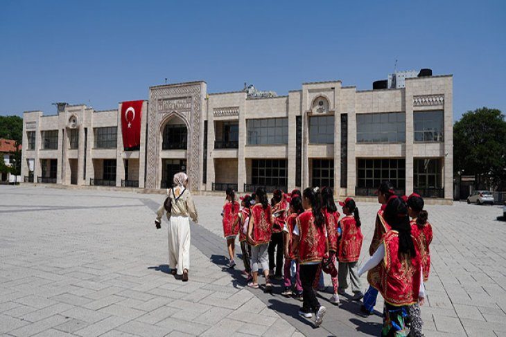 Konya’da 3 Bin Öğrenci 6 Tarihi Mekânda 6 Tarihi Karakteri Tanıyor