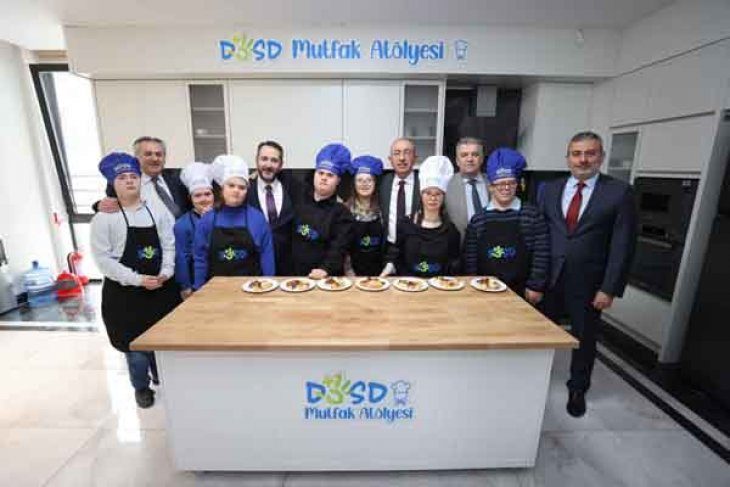DOSD Meram’da Gurur Günü;