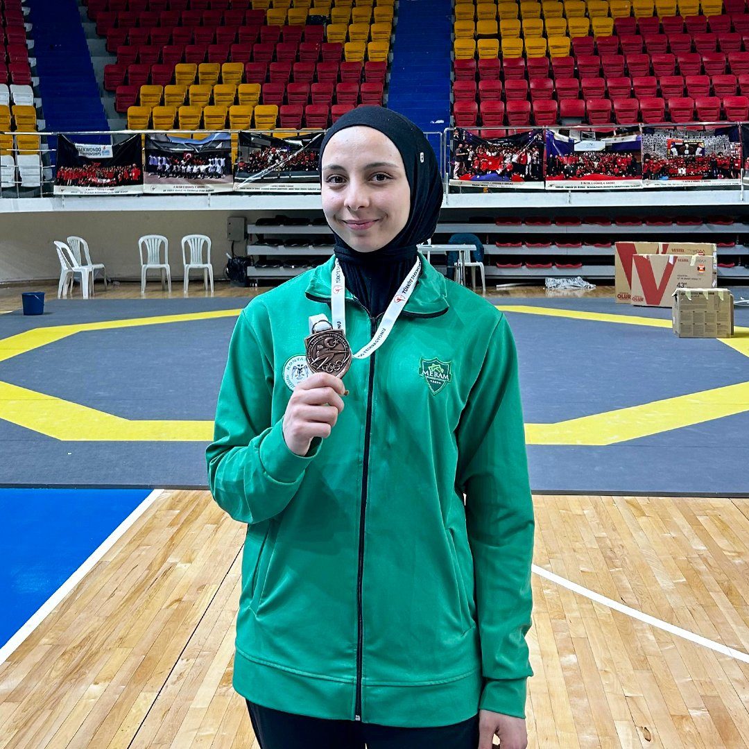 MERAM BELEDİYESPORLU SALİHA BAĞÇECİ TÜRKİYE ÜÇÜNCÜSÜ OLDU