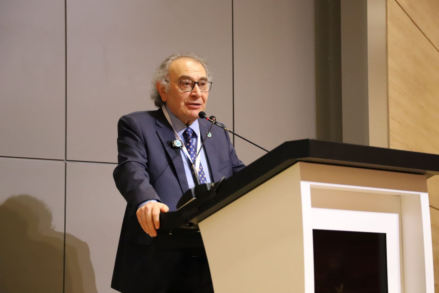 Prof. Dr. Nevzat Tarhan: