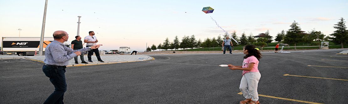 Selçuklu’da Uçurtmalar Seyir Tepesi’nden Konya’yı Selamladı