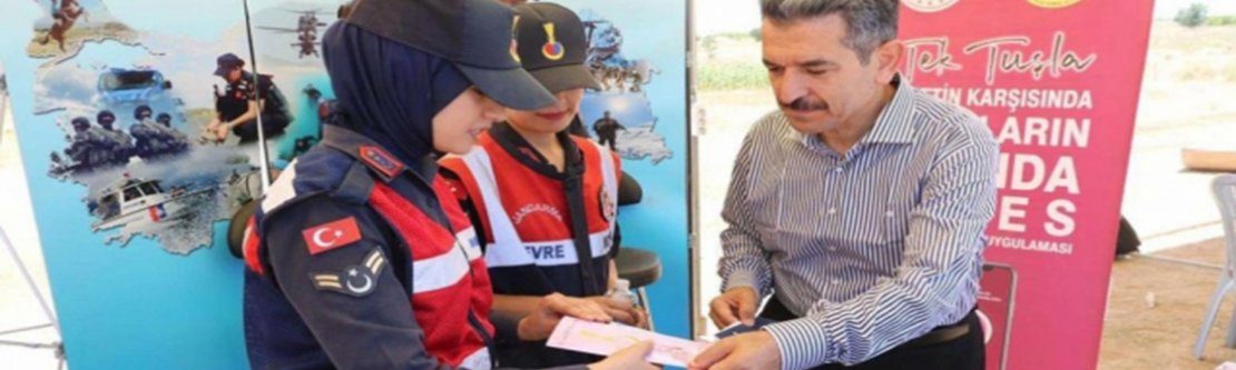 Kırklareli Jandarma Ekiplerince Kıraathanelerde Kadına Şiddete Karşı Eğitim Verildi