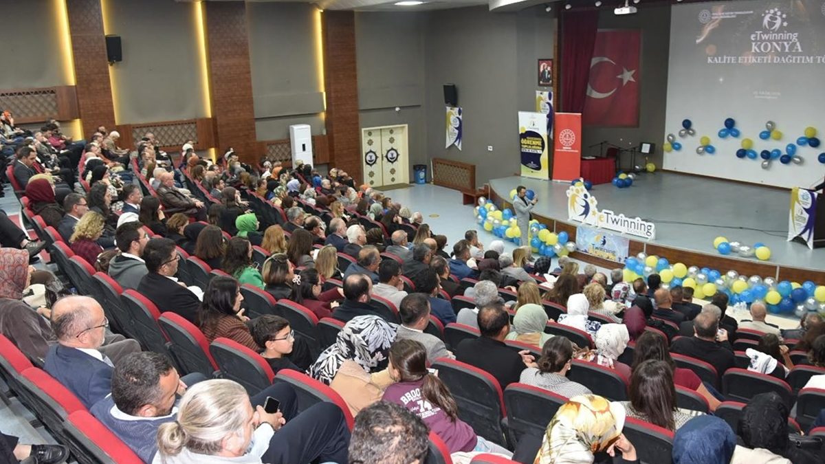 YENİLİK VE EĞİTİM TEKNOLOJİLERİ GENEL MÜDÜRÜ ETWINNING KALİTE ETİKETİ DAĞITIM TÖRENİ GERÇEKLEŞTİRİLDİ