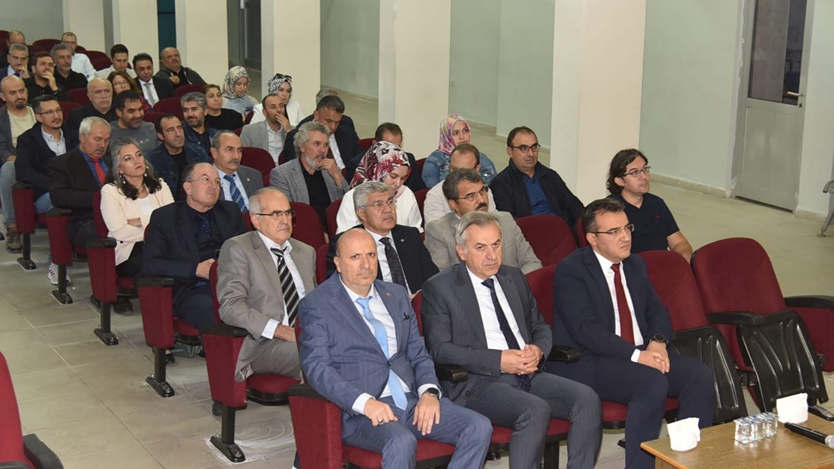 MESLEKİ EĞİTİM ORTAOKULLARDA PROJESİ DEĞERLENDİRME VE PLANLAMA TOPLANTISI GERÇEKLEŞTİRİLDİ
